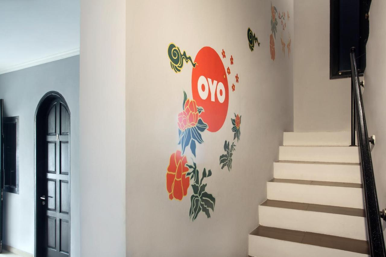 Oyo 105 La Maison D Ilona Jakarta Exterior photo