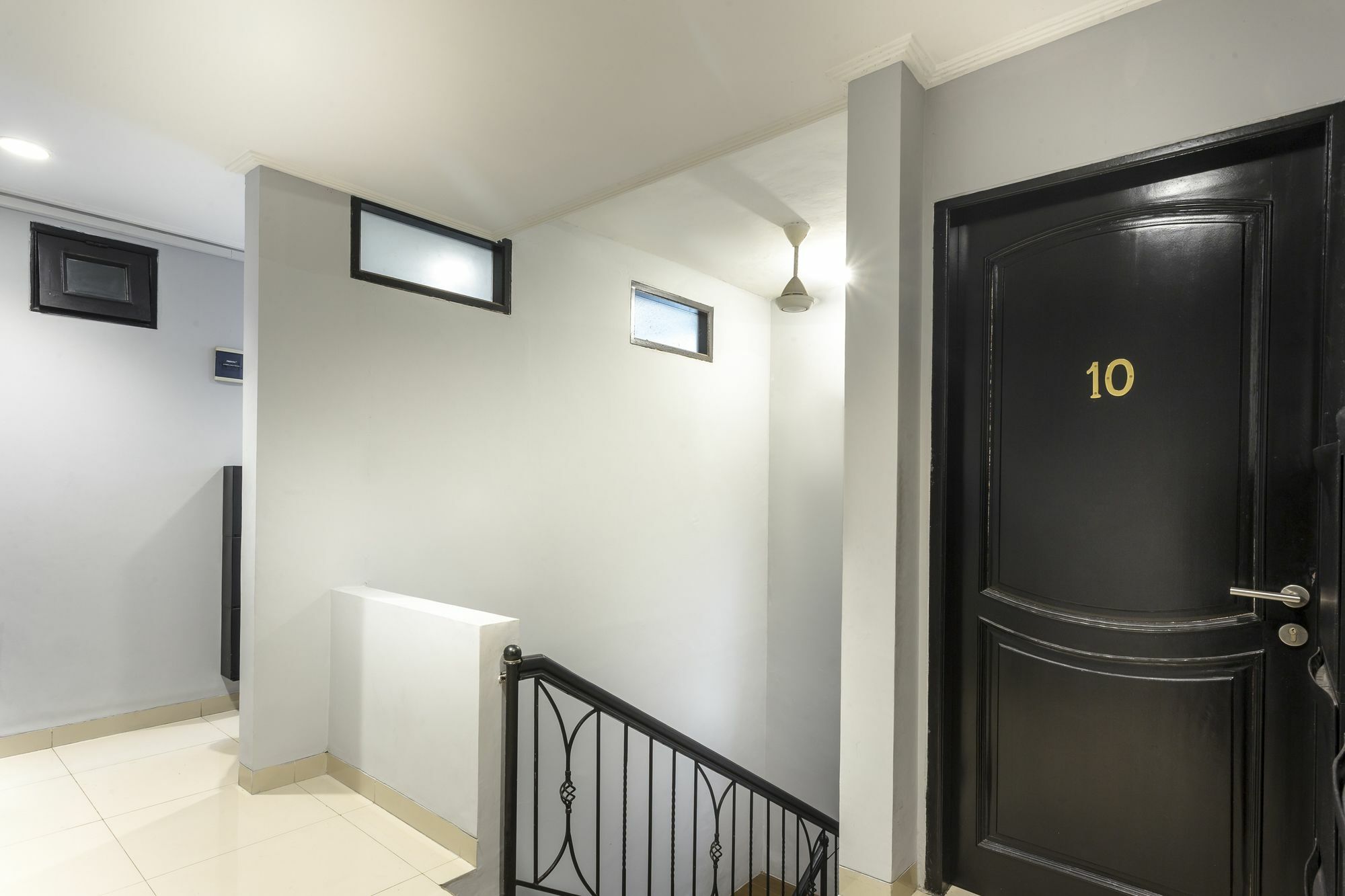 Oyo 105 La Maison D Ilona Jakarta Exterior photo